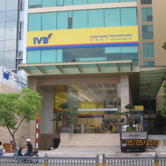 Ốp vách tòa nhà ngân hàng IVB