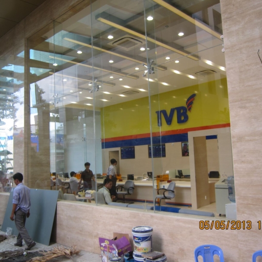 Ốp vách tòa nhà ngân hàng IVB